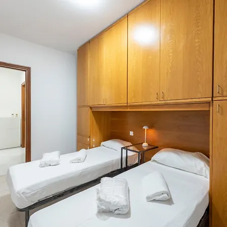 Joivy Charming 2-bed Flat With Balcony & Parking