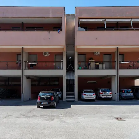 Apartment Joivy Charming 2-bed Flat With Balcony & Parking Sestri Levante